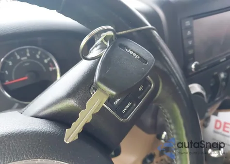 2012 Jeep Wrangler Unlimited Sahara z USA, uszkodzony, nr VIN 1C4BJWEG7CL110898